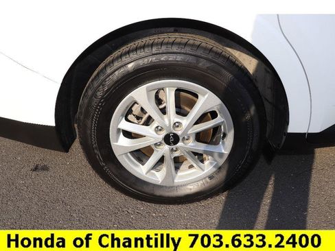 Used 2024 Kia Carnival LX FWD image 28