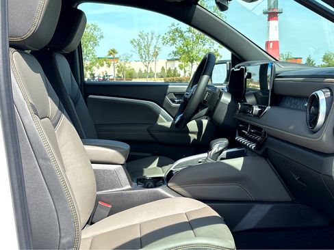 Used 2026 Chevrolet Colorado ZR2 image 8