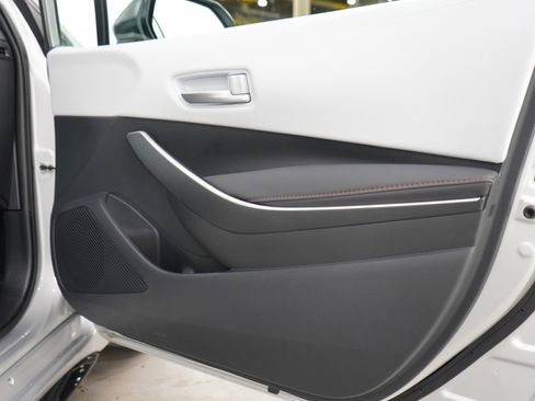 Used 2025 Toyota Corolla SE FWD image 9