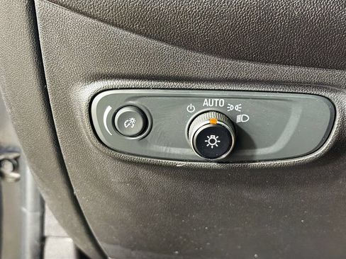 Used 2023 Chevrolet Equinox LT FWD image 12