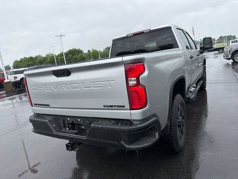 Used 2021 Chevrolet Silverado 2500 Custom w/ Custom Value Package AWD/4WD image 4