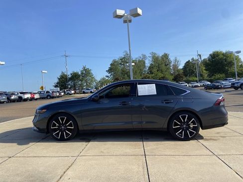Used 2024 Honda Accord Touring image 7