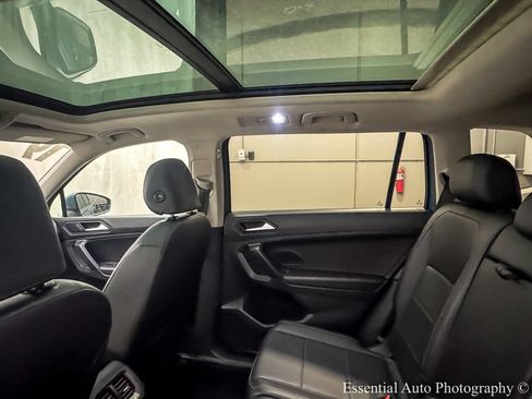 Used 2019 Volkswagen Tiguan SE w/ Panoramic Sunroof Package AWD/4WD image 12