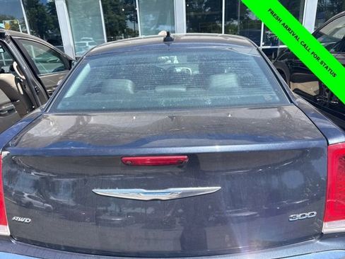 Used 2018 Chrysler 300 Touring L AWD/4WD image 9