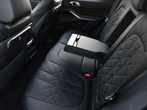 Certified 2025 BMW X5 xDrive50e w/ M Sport Package image 9