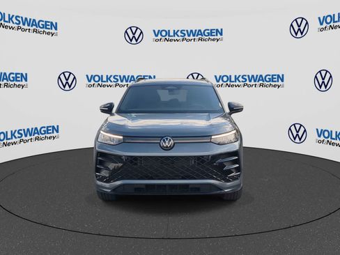 Used 2026 Volkswagen Tiguan SE R-Line FWD image 3