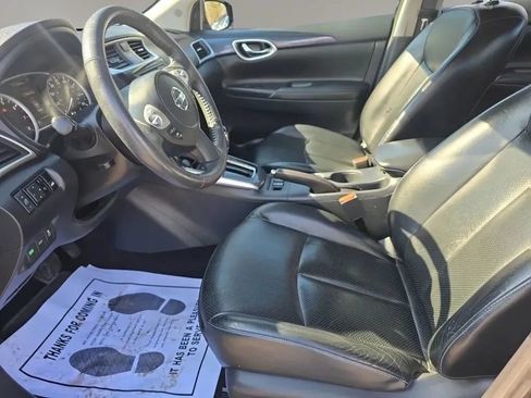 Used 2016 Nissan Sentra SR w/ SR Premium Package FWD image 9