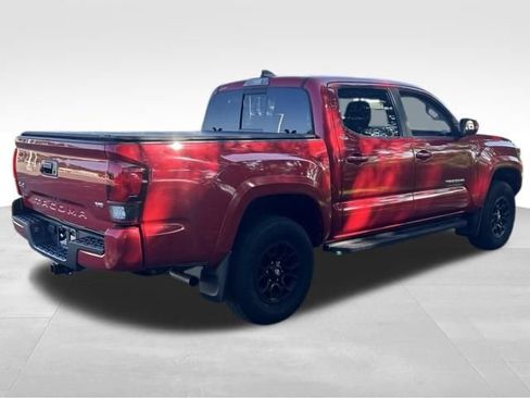 Used 2022 Toyota Tacoma SR5 w/ Technology Package AWD/4WD image 5