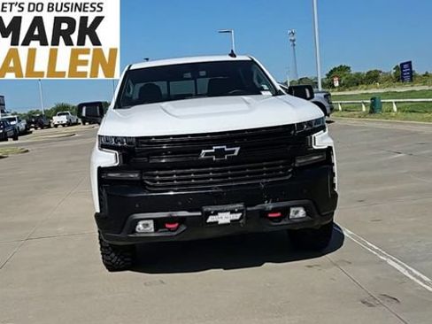 Used 2021 Chevrolet Silverado 1500 LT Trail Boss w/ Convenience Package II AWD/4WD image 3