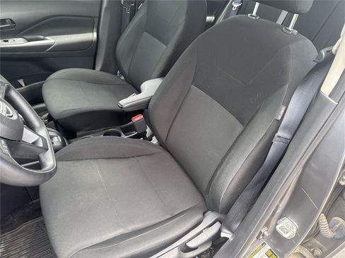 Used 2024 Nissan Kicks S FWD image 11