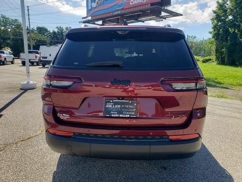 Used 2025 Jeep Grand Cherokee L Limited w/ Luxury Tech Group II AWD/4WD image 4