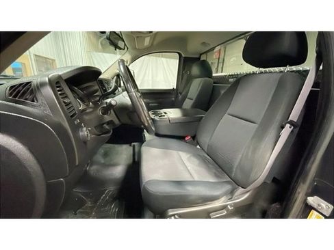 Used 2011 GMC Sierra 2500 SLE w/ Snow Plow Prep Package image 12