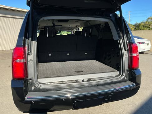 Used 2019 Chevrolet Suburban Premier image 25