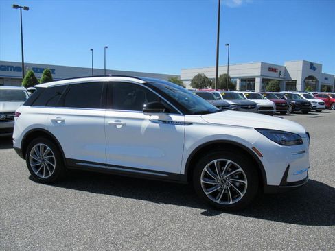 Used 2025 Lincoln Corsair FWD w/ Equipment Group 101A image 2