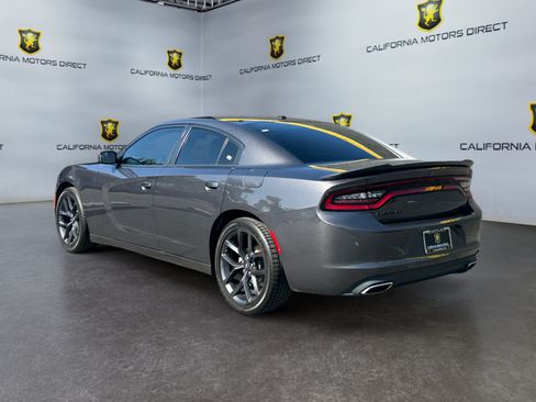 Used 2021 Dodge Charger SXT w/ Blacktop Package RWD image 3