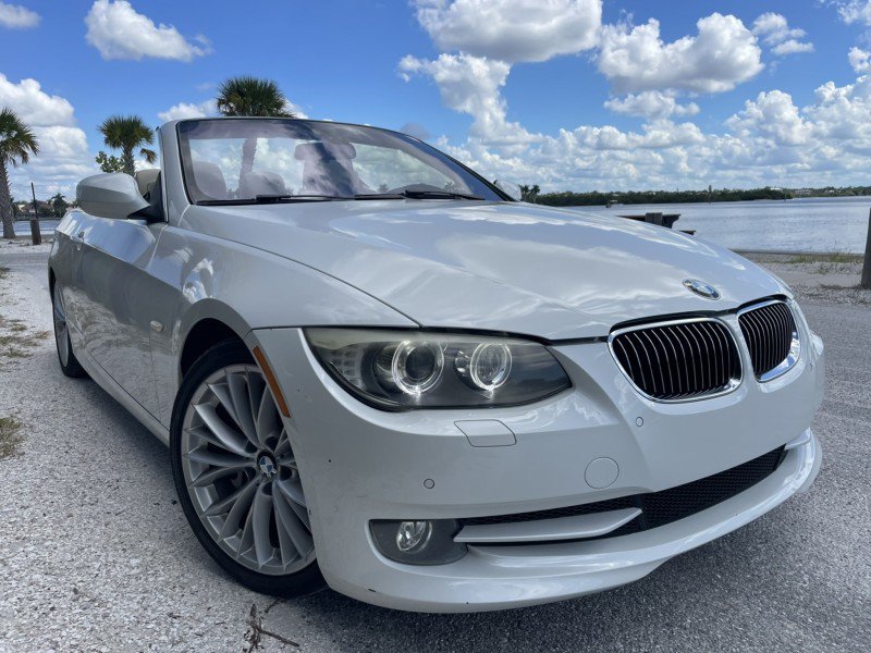 Used 2011 BMW 335i Convertible RWD image 1
