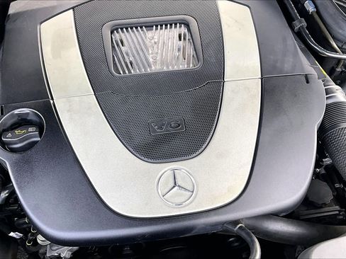 Used 2008 Mercedes-Benz C 300 Sport image 32