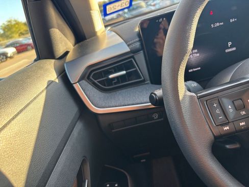 Used 2025 Nissan Kicks SV image 32