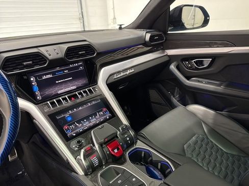 Used 2020 Lamborghini Urus image 28