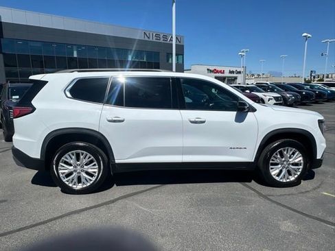 Used 2024 GMC Acadia Elevation AWD/4WD image 11