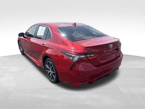Used 2024 Toyota Camry SE FWD image 3