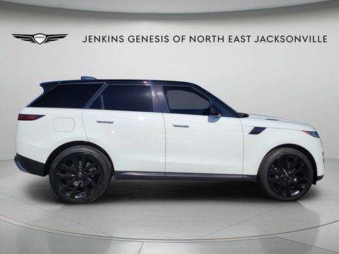 Used 2024 Land Rover Range Rover Sport SE AWD/4WD image 2