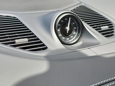 New 2025 Porsche Cayenne S image 31