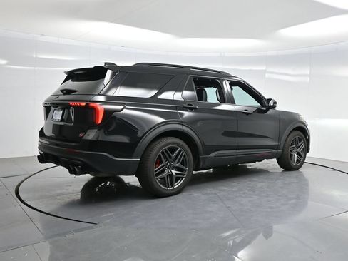 Used 2025 Ford Explorer ST AWD/4WD image 38