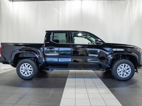 New 2026 Toyota Tacoma SR5 AWD/4WD image 3