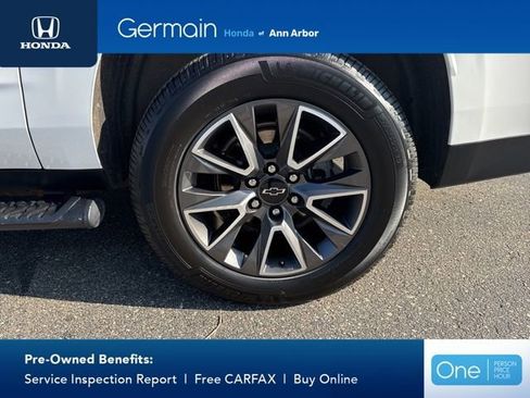Used 2024 Chevrolet Suburban Z71 w/ Luxury Package AWD/4WD image 4