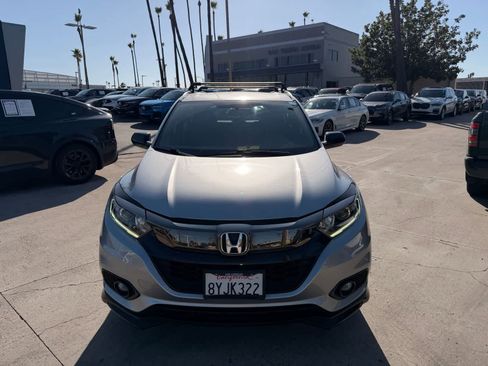 Used 2019 Honda HR-V Sport image 8
