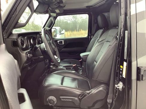 Used 2023 Jeep Wrangler Unlimited Sahara w/ Cold Weather Group image 21