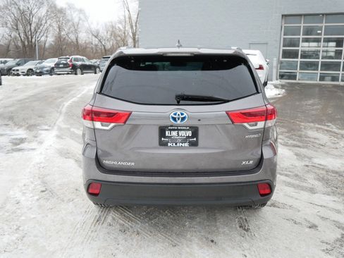 Used 2019 Toyota Highlander XLE image 6