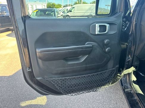 Used 2018 Jeep Wrangler Unlimited Sport AWD/4WD image 19