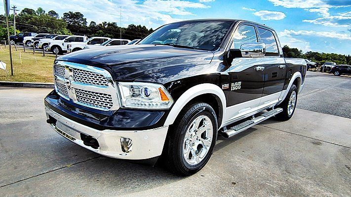 Used 2015 RAM 1500 Laramie w/ Convenience Group AWD/4WD image 5