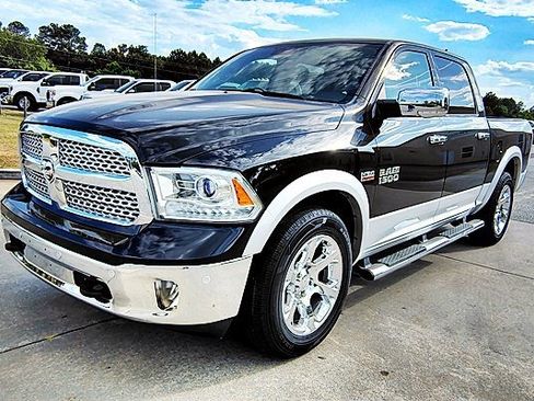 Used 2015 RAM 1500 Laramie w/ Convenience Group AWD/4WD image 5