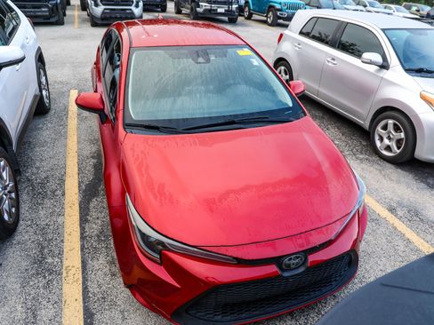 Used 2021 Toyota Corolla LE FWD image 5