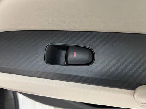 Used 2024 Nissan Altima 2.5 SV FWD image 16