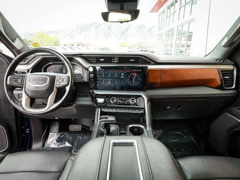 Used 2022 GMC Sierra 1500 Denali w/ Denali Reserve Package AWD/4WD image 18