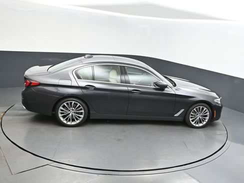 Used 2022 BMW 540i w/ Premium Package image 36
