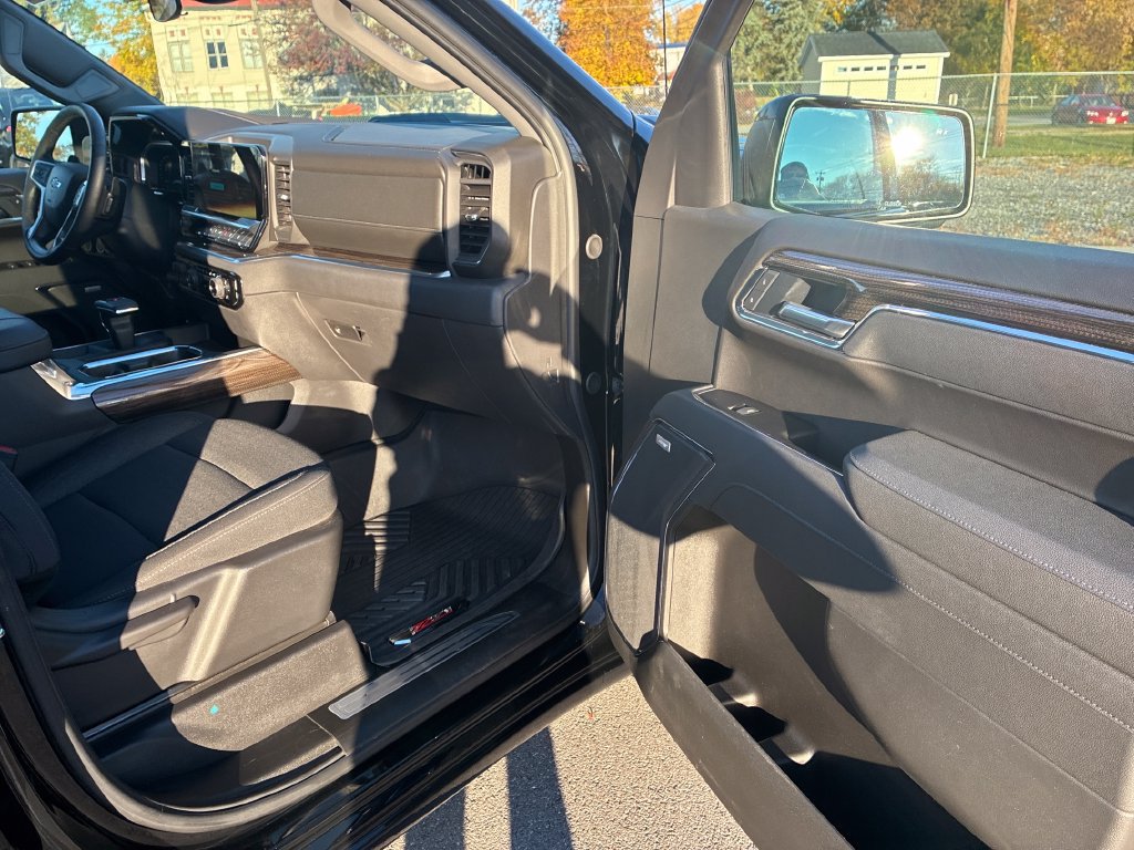 Used 2026 Chevrolet Silverado 1500 LT Trail Boss w/ Safety Package AWD/4WD image 30
