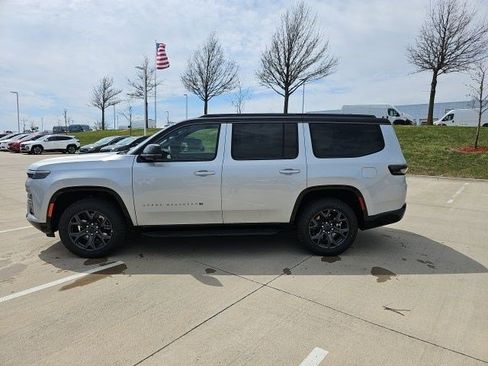 New 2026 Jeep Grand Wagoneer 4WD image 2