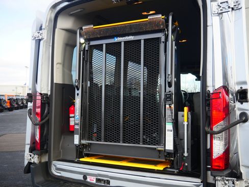 Used 2020 Ford Transit 350 XL image 37