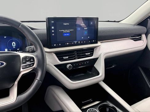 Certified 2025 Ford Explorer Active w/ Active Comfort Package AWD/4WD image 6