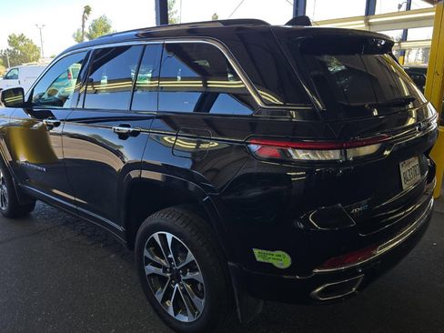 Used 2022 Jeep Grand Cherokee Overland w/ Advanced Protech Group III image 6