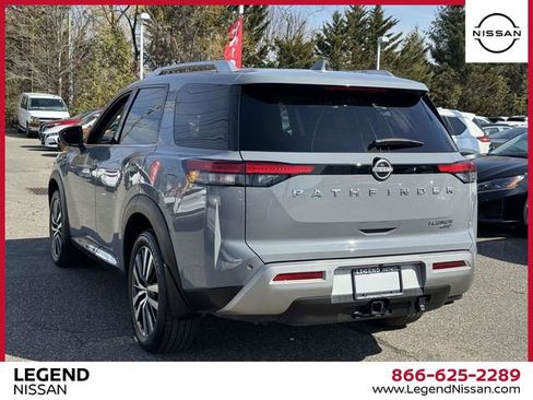 Used 2022 Nissan Pathfinder Platinum AWD/4WD image 10
