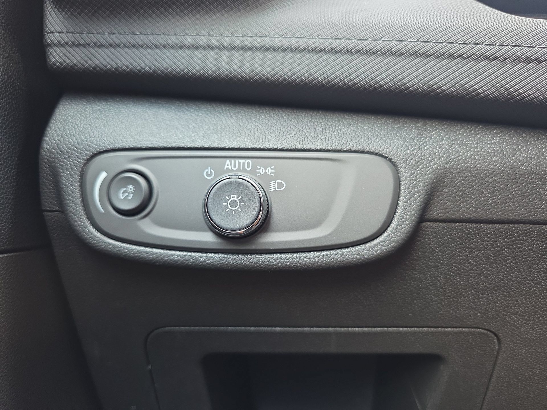 New 2026 Chevrolet TrailBlazer LS w/ LS Convenience Package FWD image 25