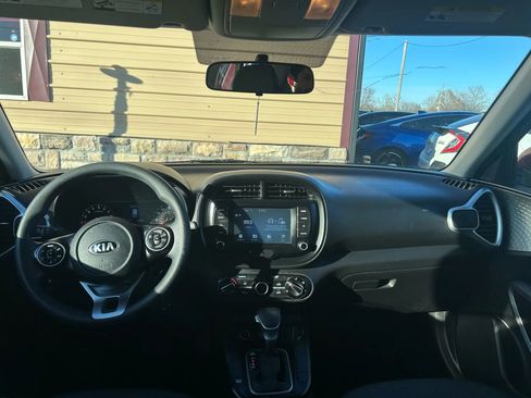 Used 2021 Kia Soul LX image 32