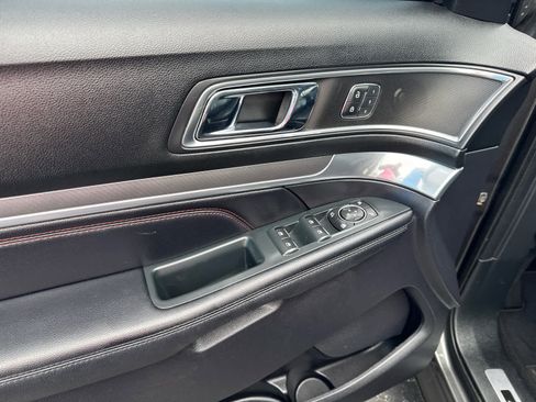 Used 2019 Ford Explorer Sport w/ Equipment Group 401A AWD/4WD image 18