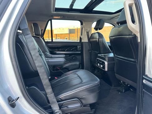 Used 2019 Ford Expedition Platinum image 31